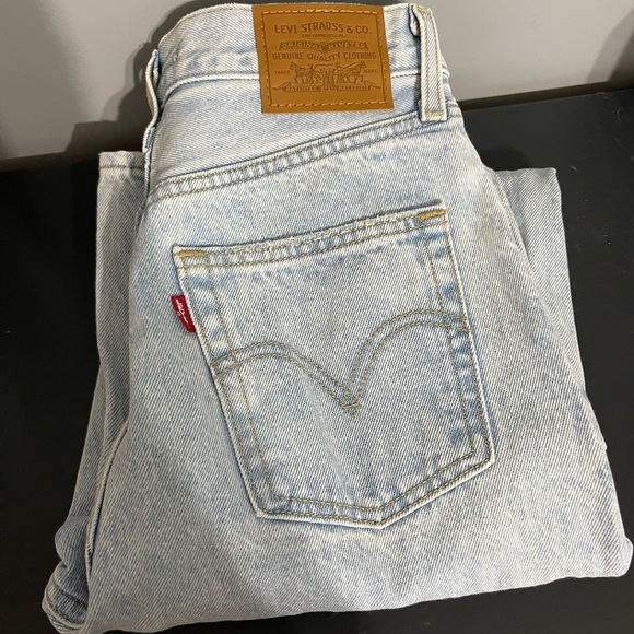 Levi’s Ribcage Straight - Picture 4 of 8